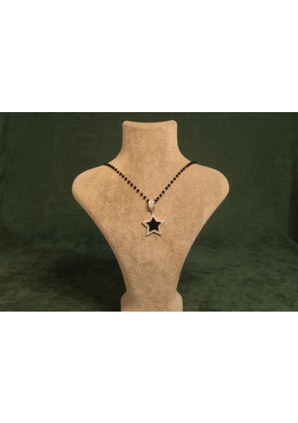 Siyah Taşlı Çelik Yıldız Kolye