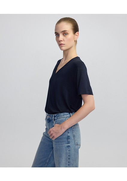 V Yaka Basic Tişört IW6250070015015 modelleri