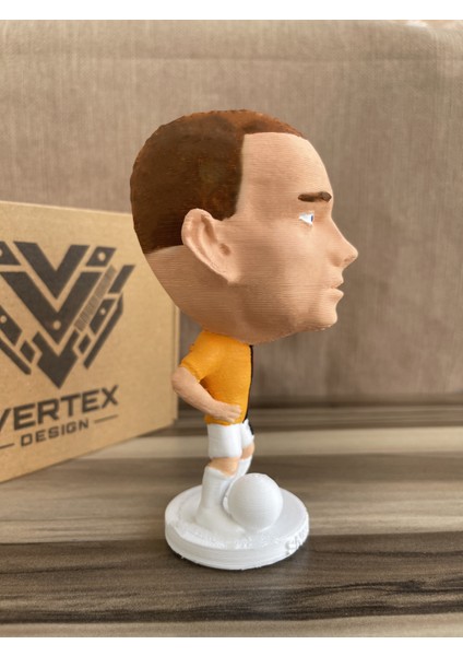 Sneijder Gẩlẩtẩsẩrẩy 3D Futbolcu Taraftar Biblo Figür Erkek Hediyelik Oyuncak Sarı Kırmızı Aslan Erkek Sevgiliye Hediye Doğum Günü Hediyesi Dekorasyon Masa Süsü , Kişiye Özel Hediye fiyatları