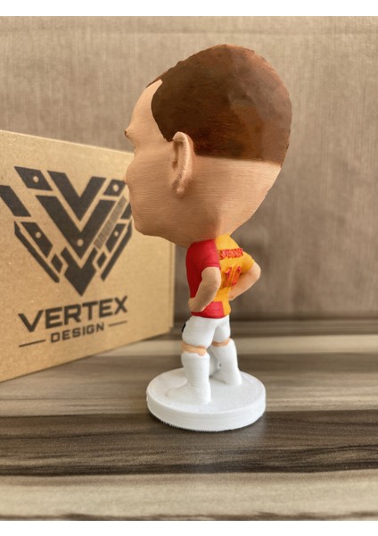 Sneijder Gẩlẩtẩsẩrẩy 3D Futbolcu Taraftar Biblo Figür Erkek Hediyelik Oyuncak Sarı Kırmızı Aslan Erkek Sevgiliye Hediye Doğum Günü Hediyesi Dekorasyon Masa Süsü , Kişiye Özel Hediye indirimleri