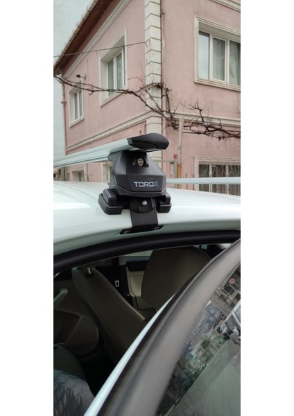 Nissan Juke 2020-2025 Oluksuz Üst Tavan Portbagaj Taşıyıcı Ara Atkısı Toros Serisi Pro 4 Gri modelleri