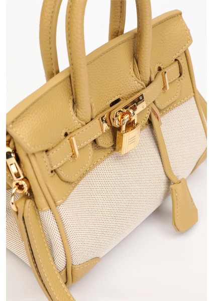 Sarı Kilit Detay El Çantası