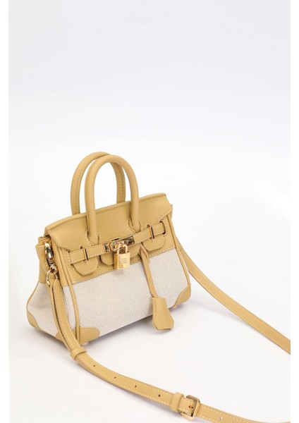 Sarı Kilit Detay El Çantası fırsatları