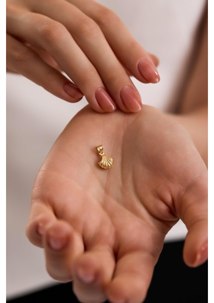 14 Ayar Istiridye Altın Kolye Ucu