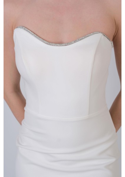 Dunts Straplez Yaka Yırtmaçlı Şerit Taş Detaylı Uzun Abiye Elbise Ekru fiyatları