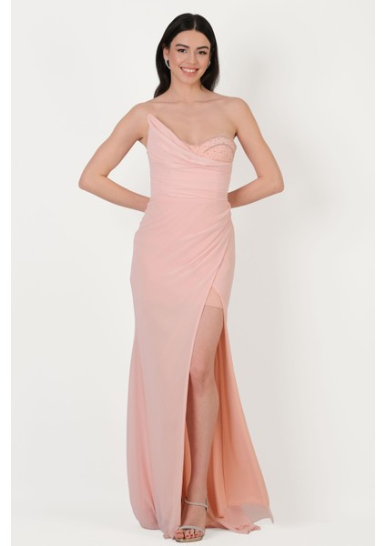 Vangelista Straplez Yaka Drapeli Işlemeli Yırtmaçlı Uzun Abiye Elbise Pudra