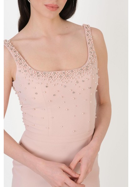 Ormilda Kare Yaka Inci Işlemeli Midi Abiye Elbise Pudra fiyatları