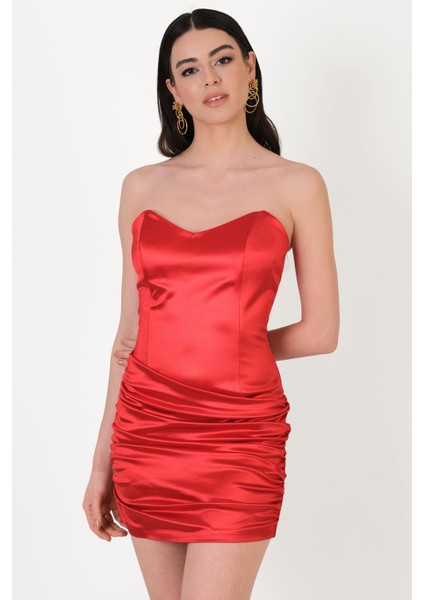 Defendo Kalp Yaka Straplez Yanları Büzgülü Kısa Abiye Elbise Kırmızı fiyatları