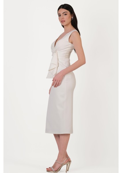 Daniele Kruvaze Yaka Bel Pileli Mendil Inci Işlemeli Midi Abiye Elbise Ekru