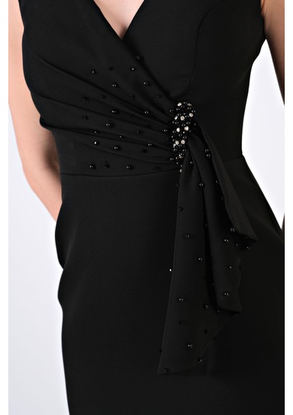 Daniele Kruvaze Yaka Bel Pileli Mendil Inci Işlemeli Midi Abiye Elbise Siyah modelleri