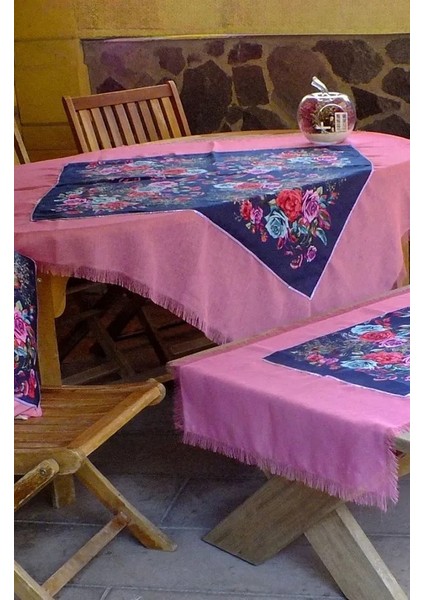 Pembe Lacivert El Yapımı Masa Örtüsü Seti (Yazma; 2 Adet Kırlent Kılıfı; Runner)