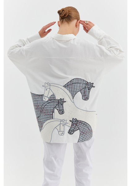 Arkası Gri At İşlemeli Oversize Gömlek