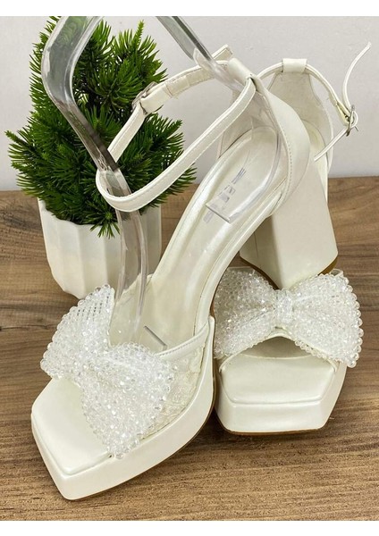 0000056 Kristal Taşlı Fiyonk Detaylı Beyaz Yüksek Topuklu Gelin & Abiye Ayakkabısı fiyatları
