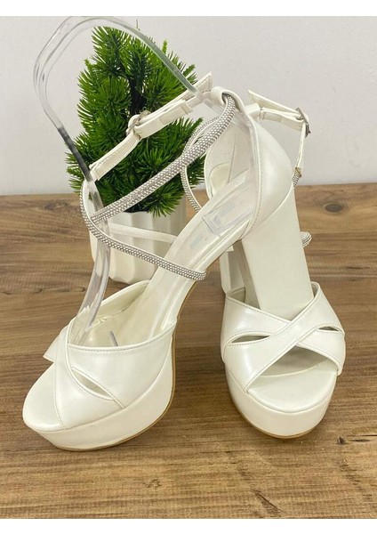 0000051 11 cm Zincir Taşlı Yüksek Topuklu Gelin & Abiye Ayakkabısı modelleri