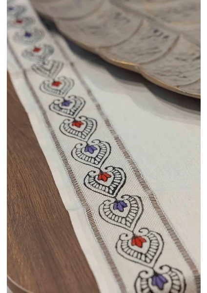 El Yapımı %100 Pamuk Keten Runner ve Kırlent Seti (45X145 cm Runner & 40X40 cm Kırlent Kılıfları) indirimleri