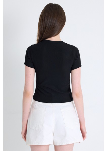 Siyah Ayıcık Işlemeli Slim Fit Crop Tişört 2217 indirimleri
