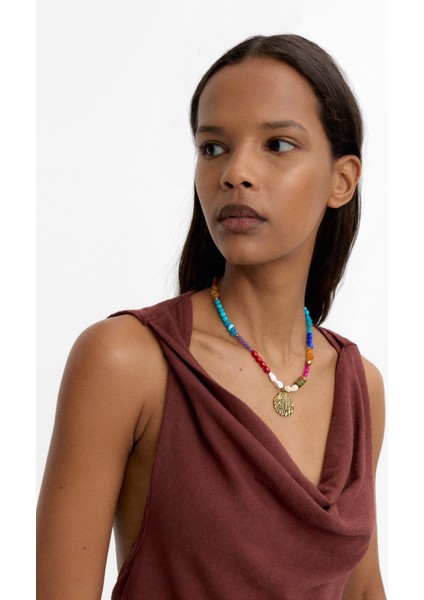 Taşlı ve Kolyeli Çok Renkli Kolye