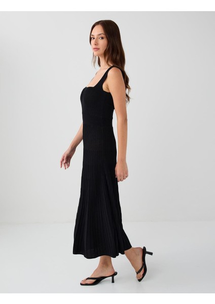 Siyah Kalp Yaka Kolsuz Midi Triko Elbise modelleri