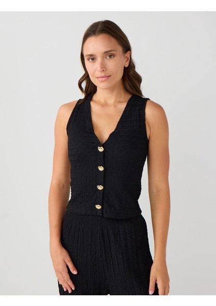 Siyah Dar Kesim Parlak Düğme Detaylı Örme Yelek