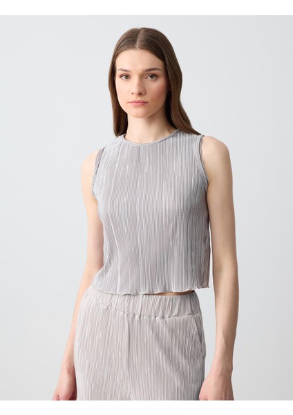 Gümüş Dar Kesim Yuvarlak Yaka Piliseli Örme Bluz