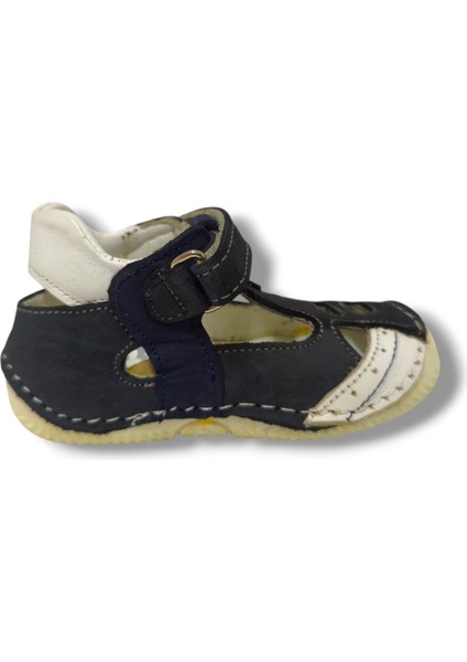 3055-20 Önü Kapali Cırtlı Erkek Çocuk Sandalet Gri Beyaz 18-20 modelleri