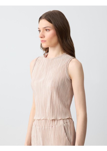 Bej Dar Kesim Yuvarlak Yaka Piliseli Örme Bluz modelleri