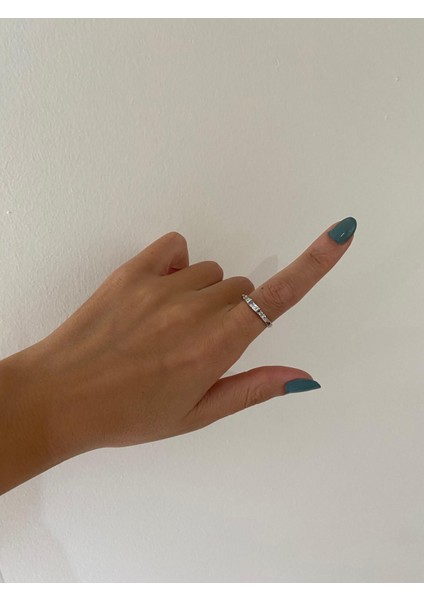 Çelik Baget Taş Detay Ayarlamalı Yüzük