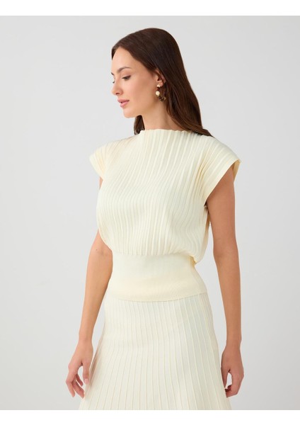 Taş Sıfır Yaka Çizgili Triko Süveter fırsatları