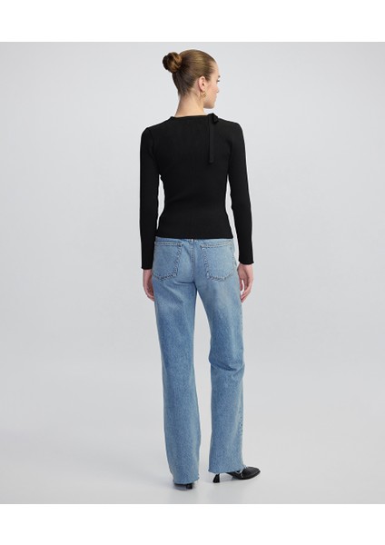 Yakası Bağlamalı Cutout Triko IW6250050355001 fırsatları