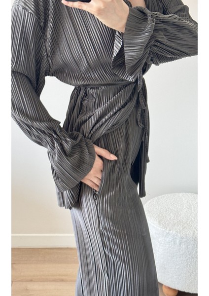 Antrasit Piliseli Kimona Takım fırsatları