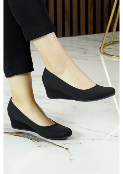Maya Siyah Krep Yuvarlak Burun Dolgu Topuklu Günlük Ayakkabı