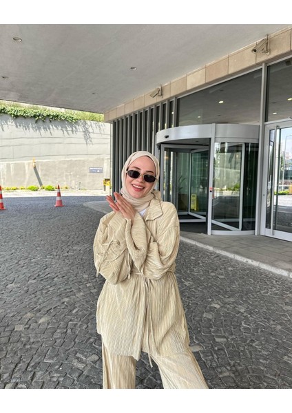 Bej Piliseli Kimona Takım