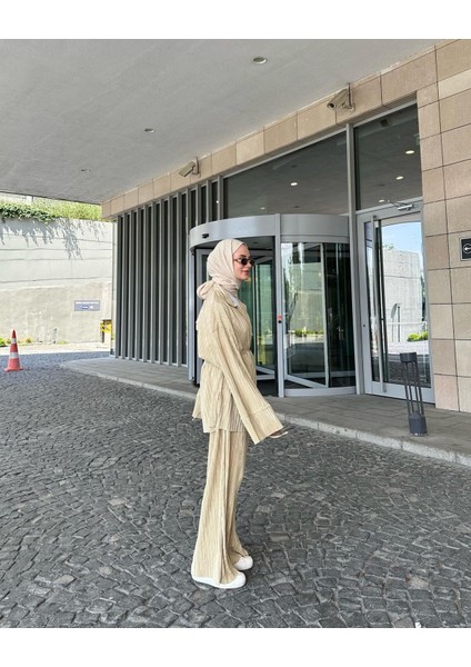 Bej Piliseli Kimona Takım indirimleri