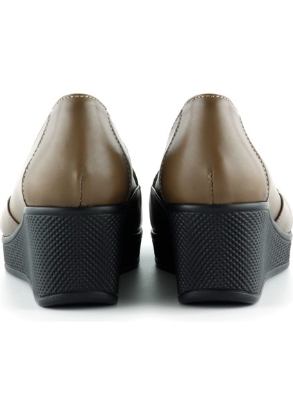 Dafne Kahverengi Hakiki Dana Derisi Tokalı Yuvarlak Burun Dolgu Topuklu Günlük Ayakkabı