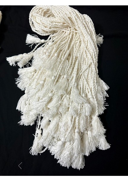 Beyaz Krem Örgü Kordonlu Çift Taraflı Püskül modelleri