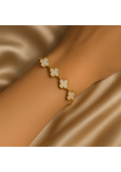 Beyaz Yonca Figürlü Gold Renk Zarif Bileklik