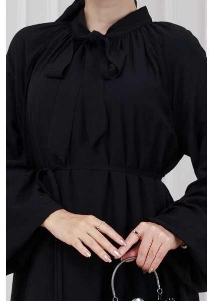 Yakası Bağcıklı Lara Elbise-Siyah fırsatları