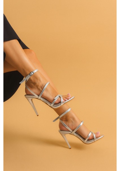 Kadın Gümüş Renk Abiye Ayakkabı Nikah, Düğün, Gelin Ayakkabısı Platform Topuklu Abiye Ayakkabı 12 cm modelleri