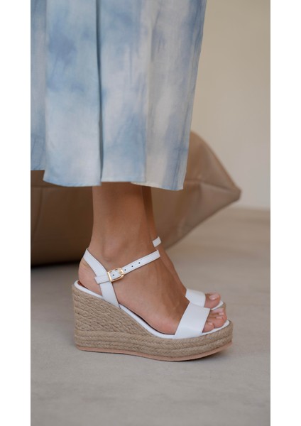 Howe Beyaz Hakiki Deri Sandalet