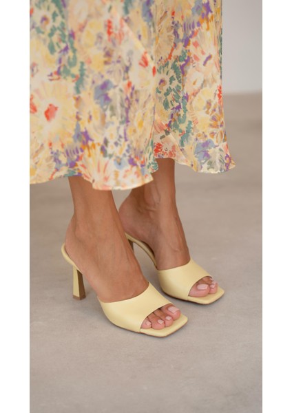 Tammy Sarı Hakiki Deri Terlik