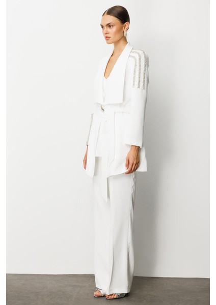 Moda Ilgi Kadın Omuz ve Kol Taş Işleme Detaylı Şal Yaka Kuşaklı Ceket 5007 Ekru modelleri