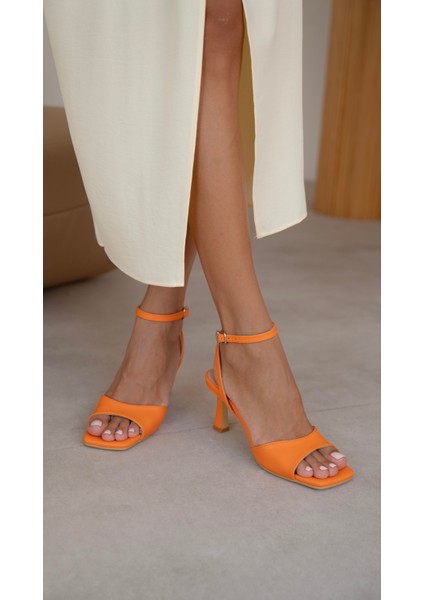 Winsdor Turuncu Topuklu Ayakkabı fiyatları