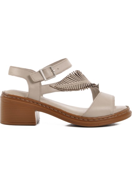 Gümüş Hakiki Deri Kadın Sandalet 25020310Y Z modelleri