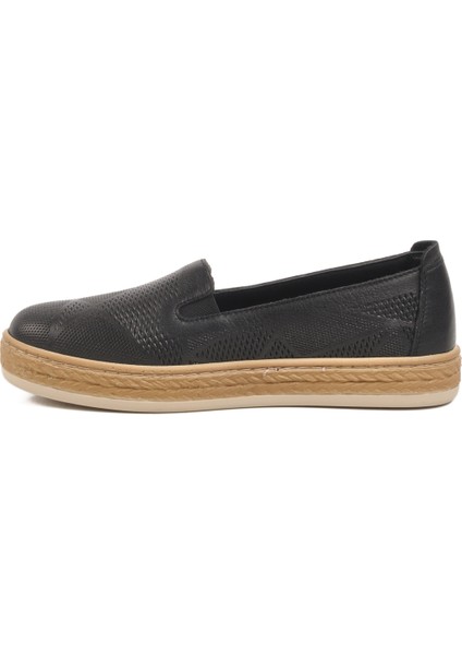 Siyah Hakiki Deri Kadın Günlük Ayakkabı F-2036 Z fiyatları