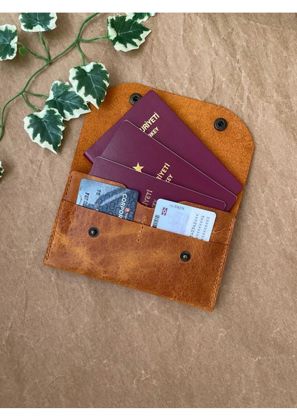 (Isim Yazıyoruz) Aile Boyu Pasaport Kılıfı / El Yapımı / Deri
