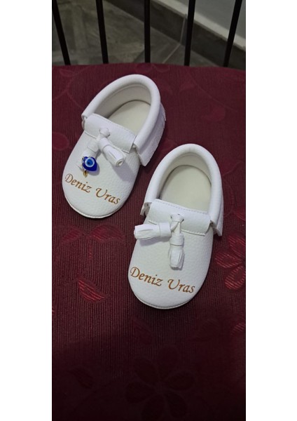 Bebeğinize Özel Beyaz Püsküllü Bebek Ayakkabı fırsatları
