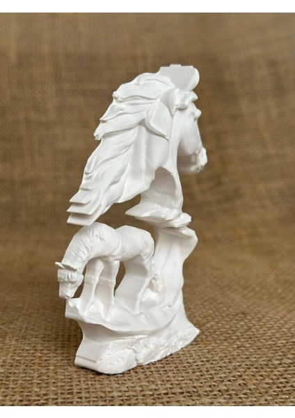 At Duvar Dekoru Heykel, Beyaz Renk Yüksek Kaliteli Malzeme El Yapımı Minimalist Heykel Duvar Dekoru, Hediyelik Duvar Dekoru, Ev Dekoru (12x8 cm) modelleri