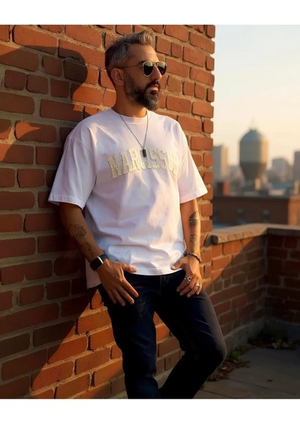 Narcissus Nakış Detaylı Oversize Tişört
