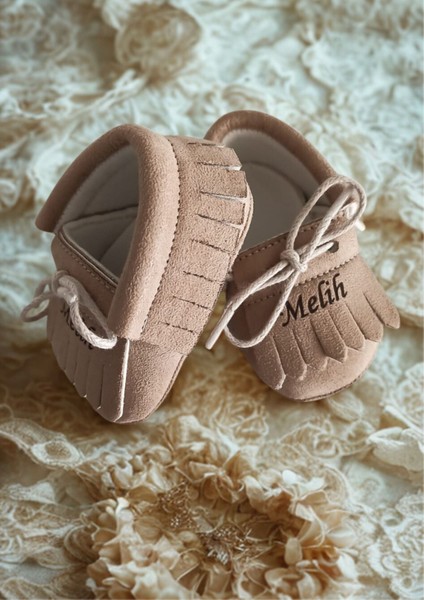Bebeğinize Özel Isim Detaylı Sütlükahve Ayakkabı