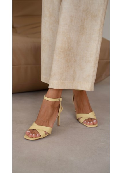 Napa Sarı Hakiki Deri Topuklu Ayakkabı fırsatları